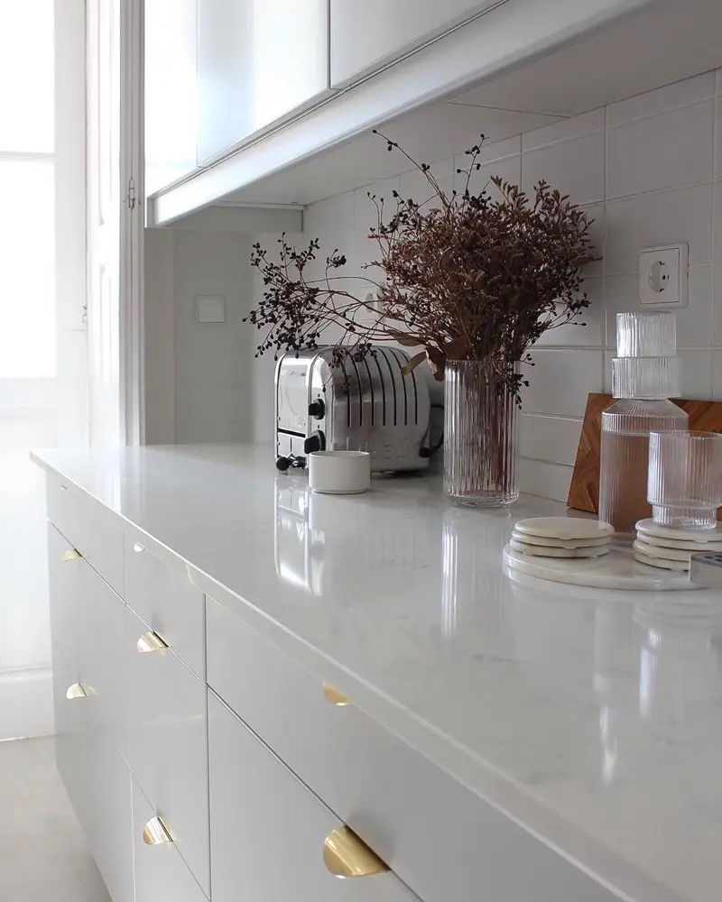 deco appartement minimaliste gris blanc cuisine