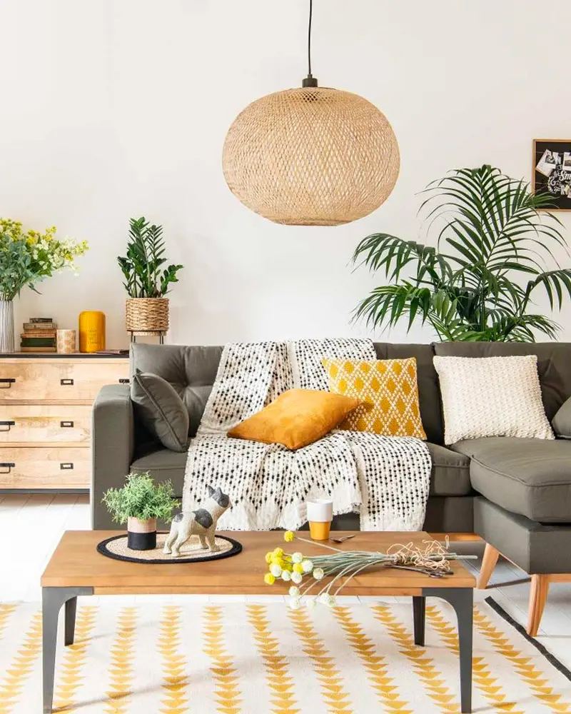 deco salon jaune moutarde bois
