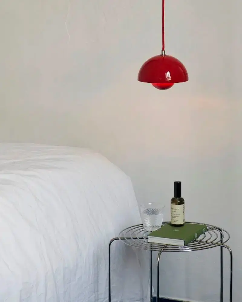 suspension flowerpot rouge deco chambre