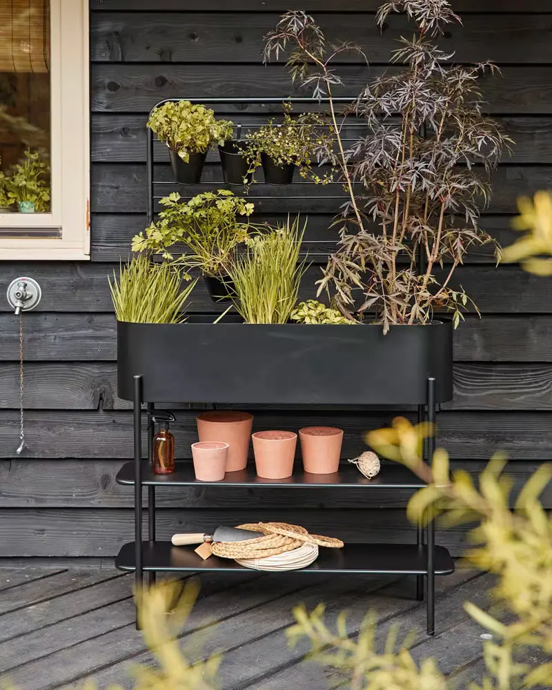 bac jardiniere metal noir