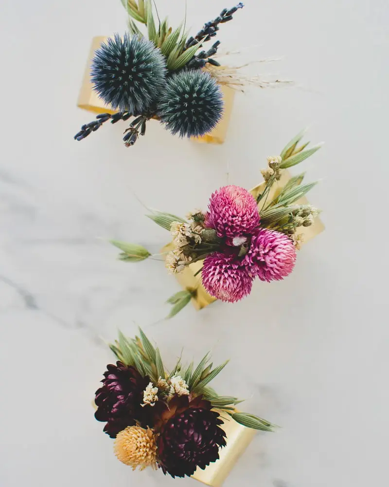 bracelet metal dore fleurs séchées diy