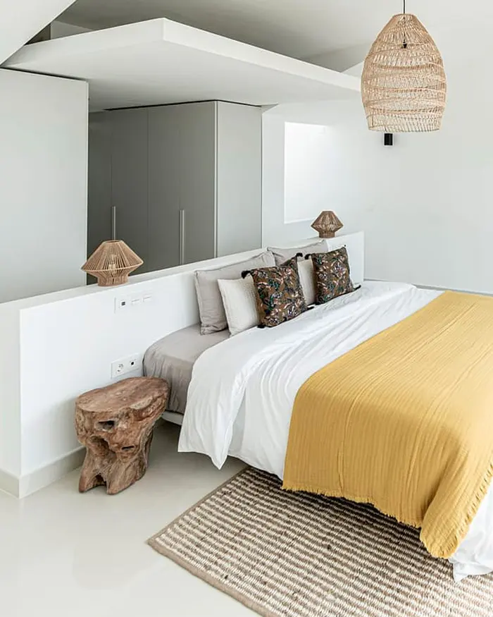 deco appartement ethnique noir bois chambre