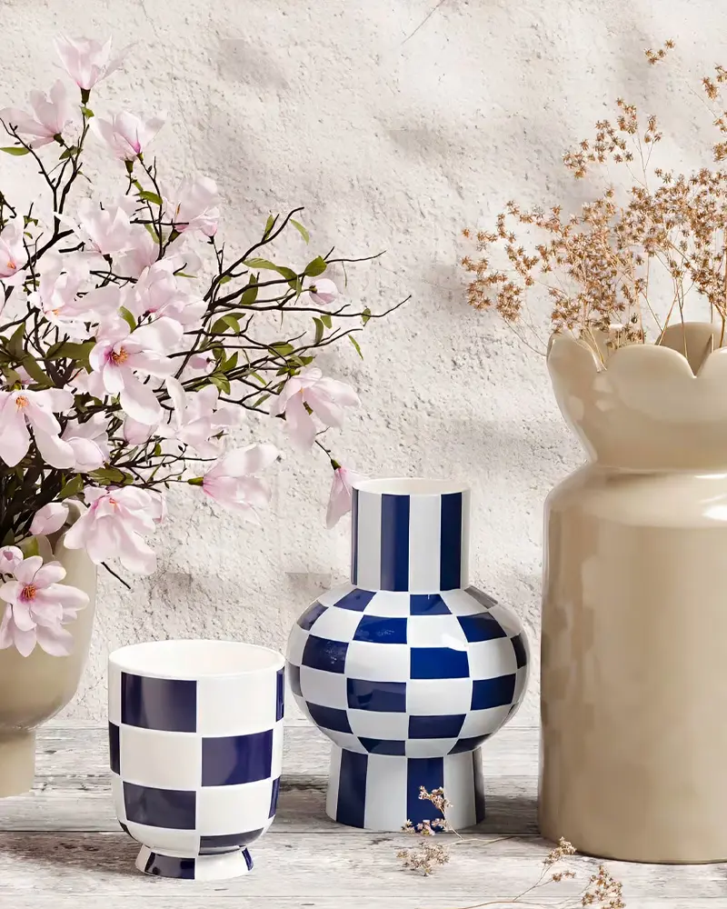 vase damier bleu blanc