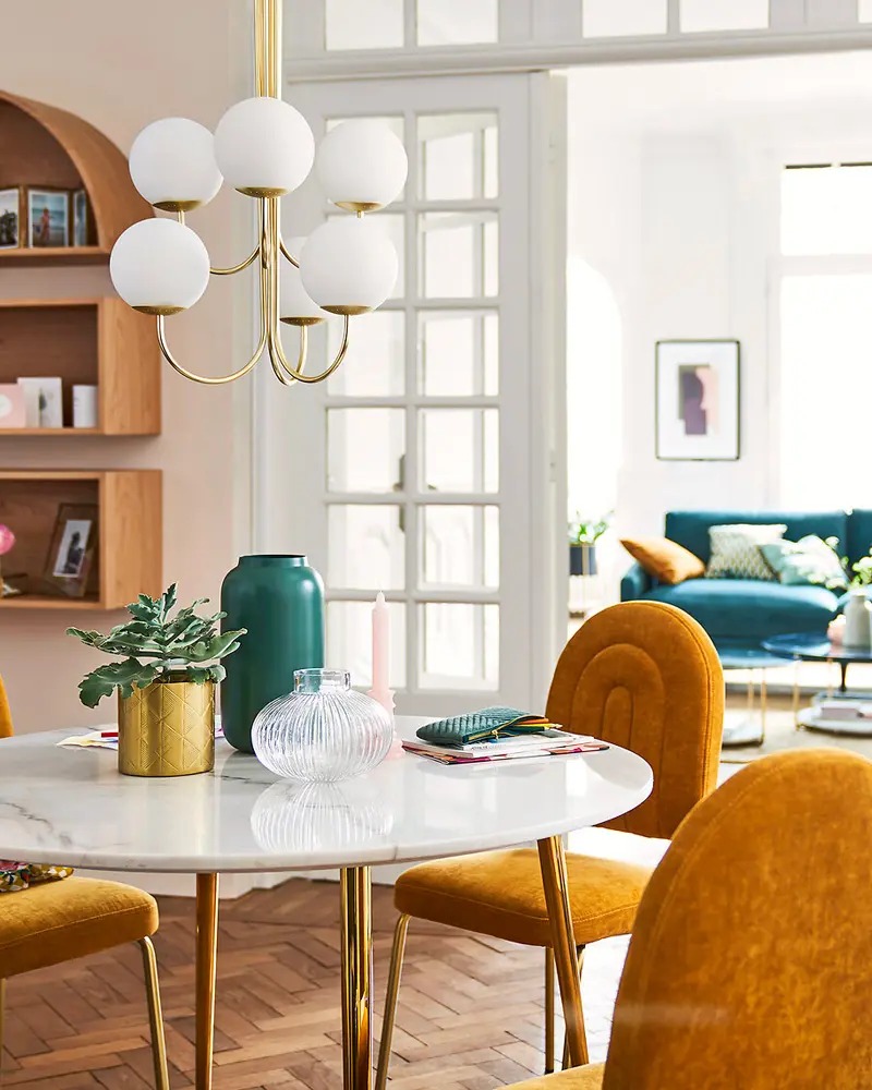 chaise velours jaune moutarde