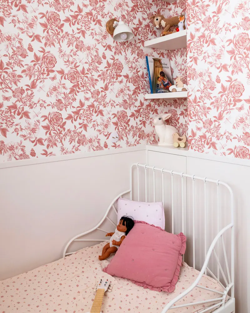 deco chambre bebe romantique papier peint rose