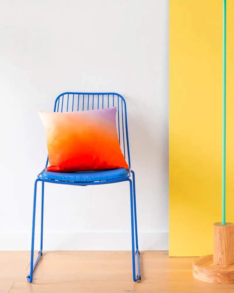 chaise metal bleu