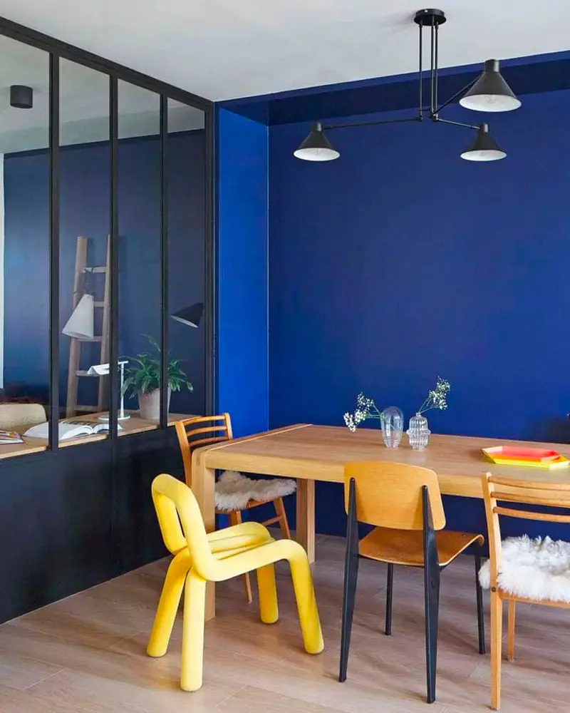 mur bleu deco salle a manger