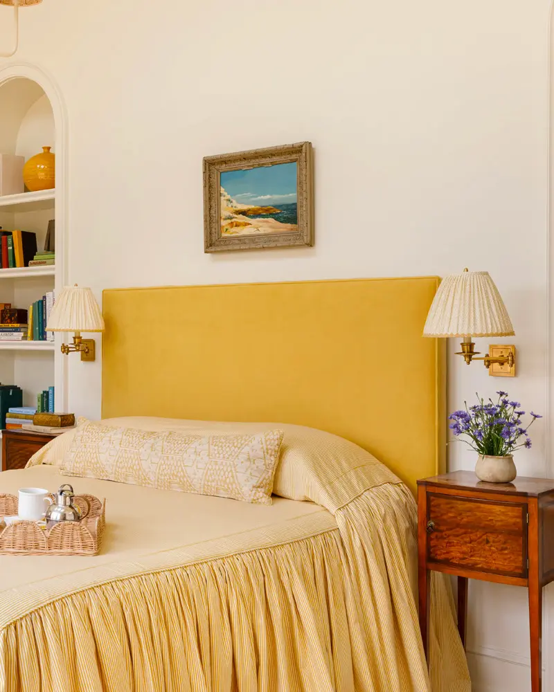 tete de lit jaune deco chambre vintage