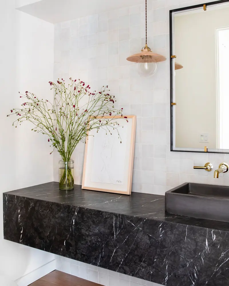 deco salle de bain marbre noir