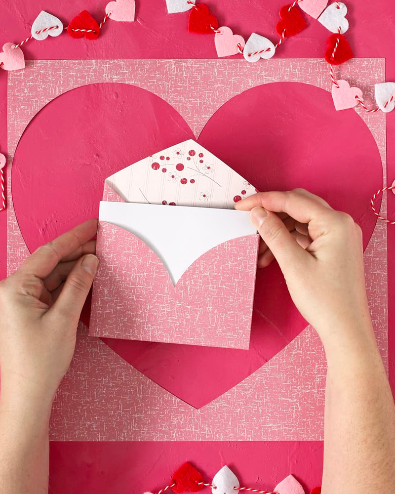 diy enveloppe saint valentin coeur papier