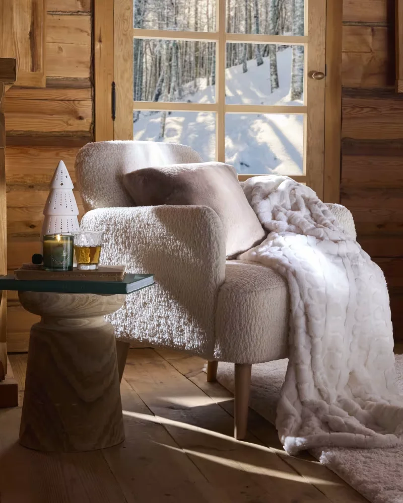 Fauteuil tissu bouclette scandinave Maisons du Monde