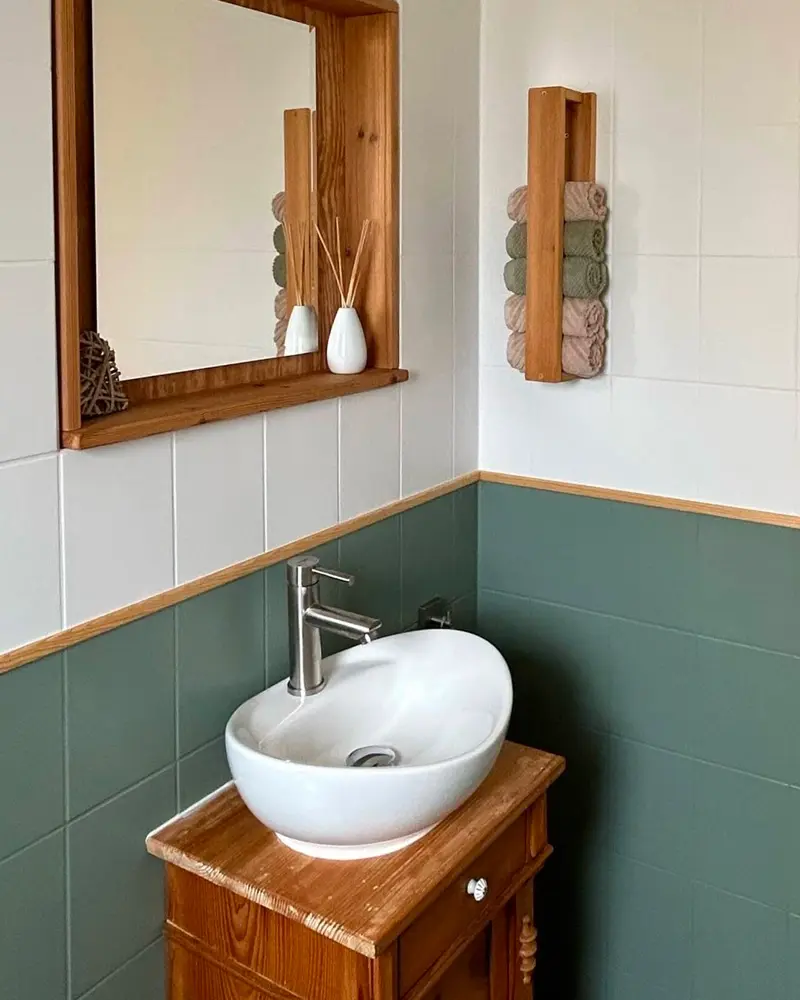 peinture soubassement vert carrelage salle de bain