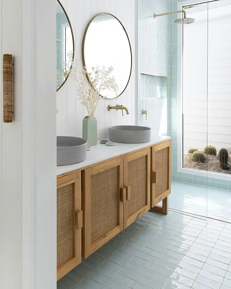 deco salle de bain meuble cannage