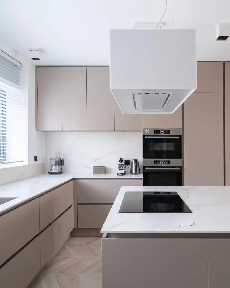 deco cuisine marbre blanc greige