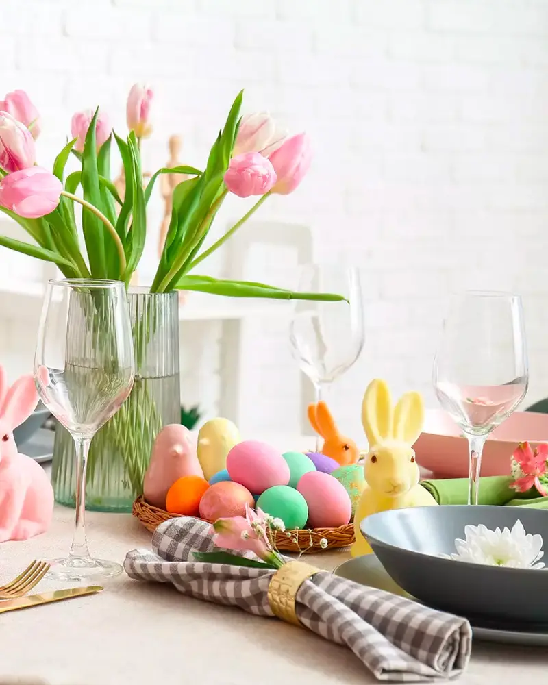 deco table paques coloree