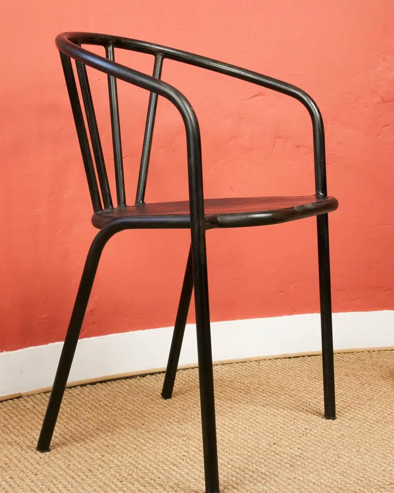 chaise metal noire