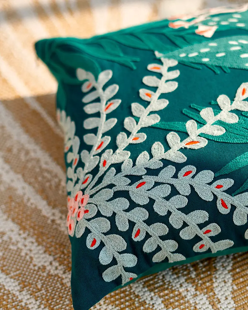 coussin vert brode