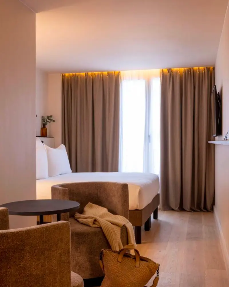 hotel este paris
