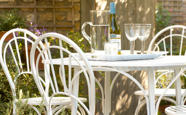 peindre salon jardin